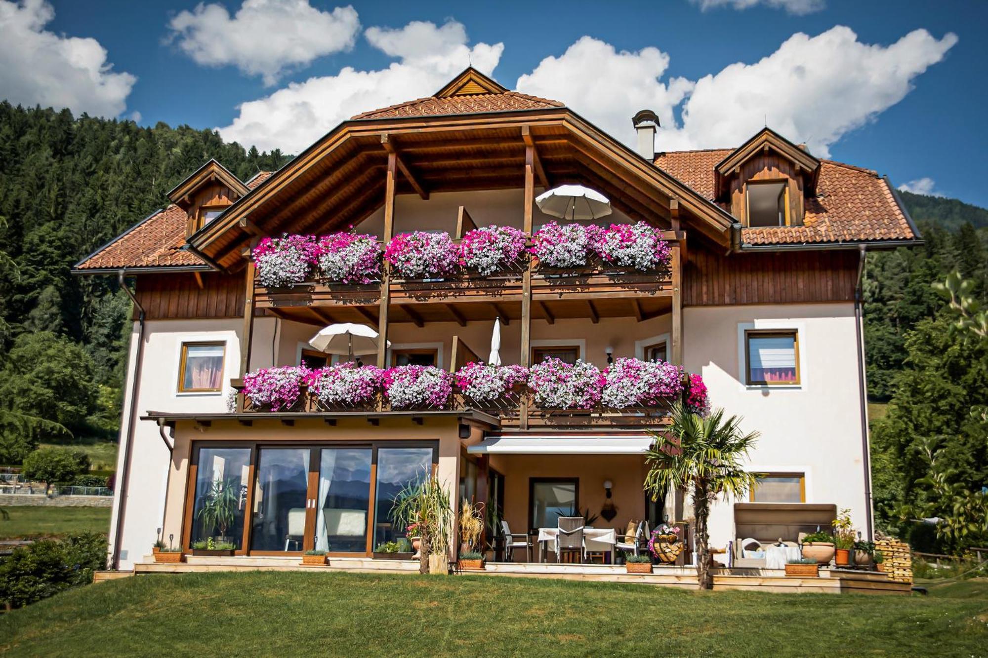 Ferienwohnungen Fischerhaus - Direkt Am See 밀슈타 외부 사진
