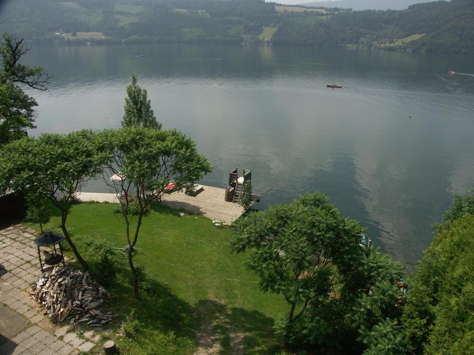 Ferienwohnungen Fischerhaus - Direkt Am See 밀슈타 외부 사진